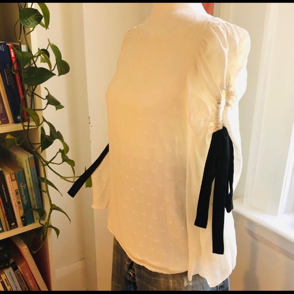 White blouse with black bows and bell sleeves - Picture 7 of 8